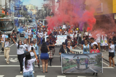 São Gonçalo reúne dezenas de pessoas na caminhada de conscientização do autismo