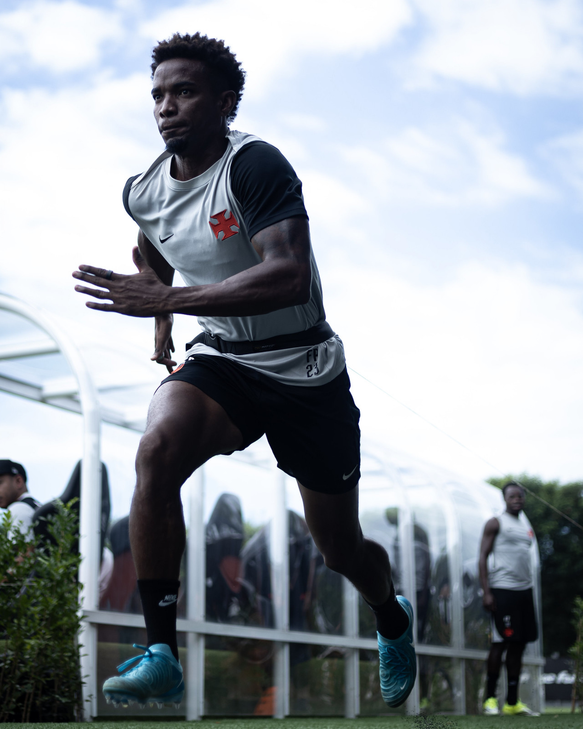 Thiago Mendes em treino do Vasco