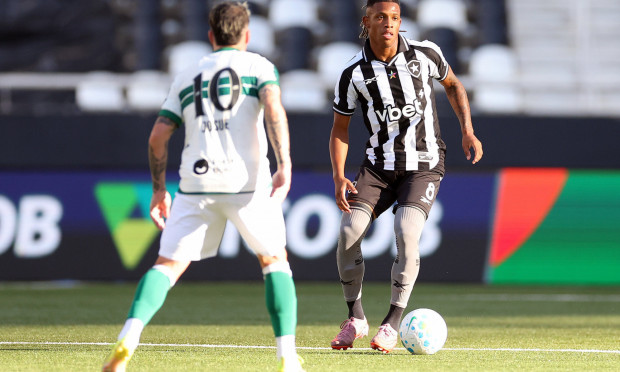 Em jogo movimentado, Botafogo empata com Coritiba pelo Brasileirão
