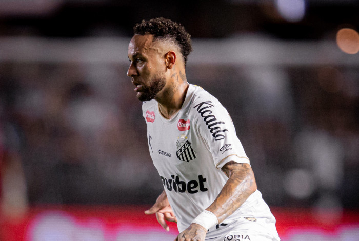 Cuca exalta atuação e forma física de Neymar contra o Galo: 'Encheu o tanque'