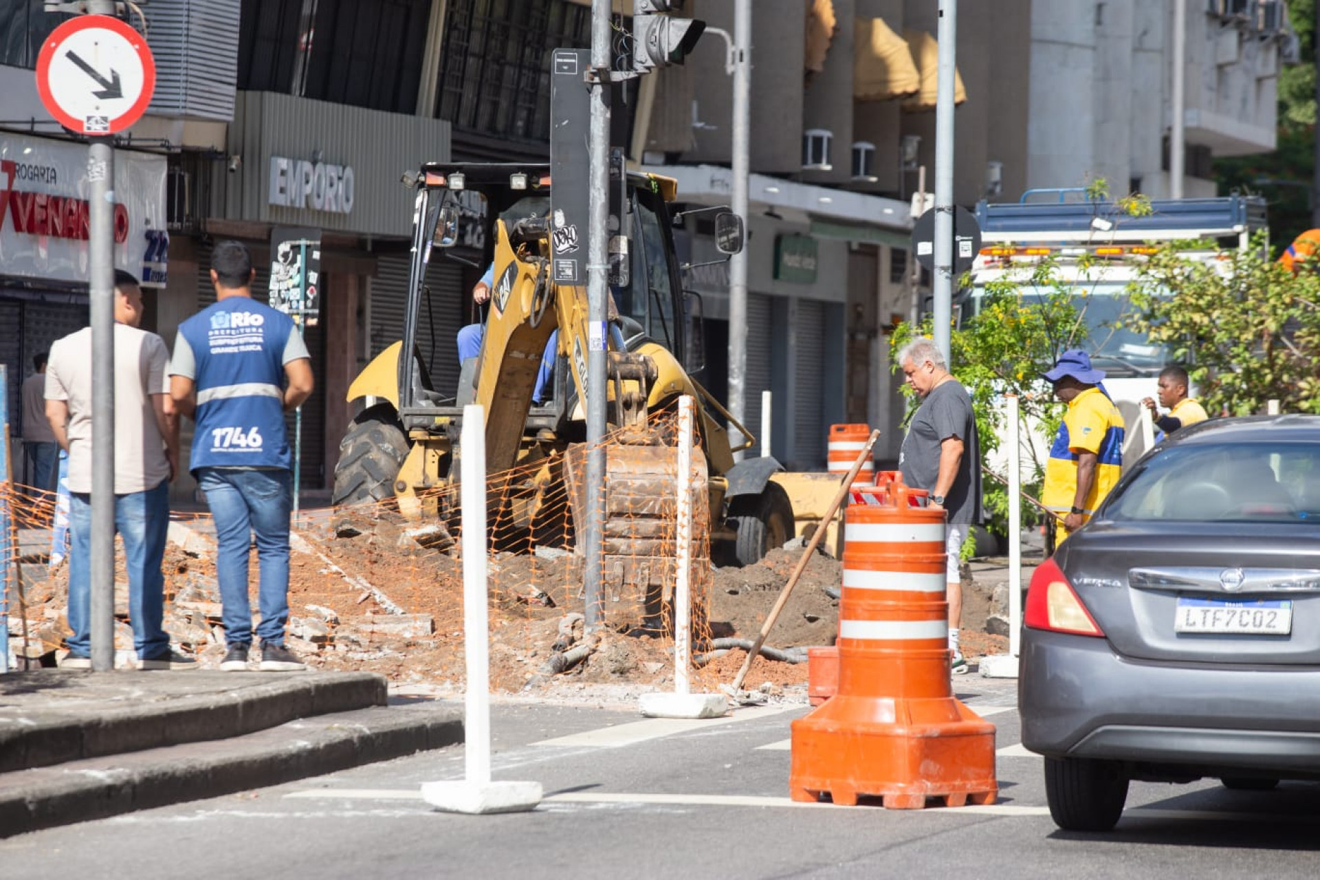 Intervenções para nova ciclovia da Rua Conde de Bonfim começaram neste domingo (12) - Érica Martin / Agência O Dia