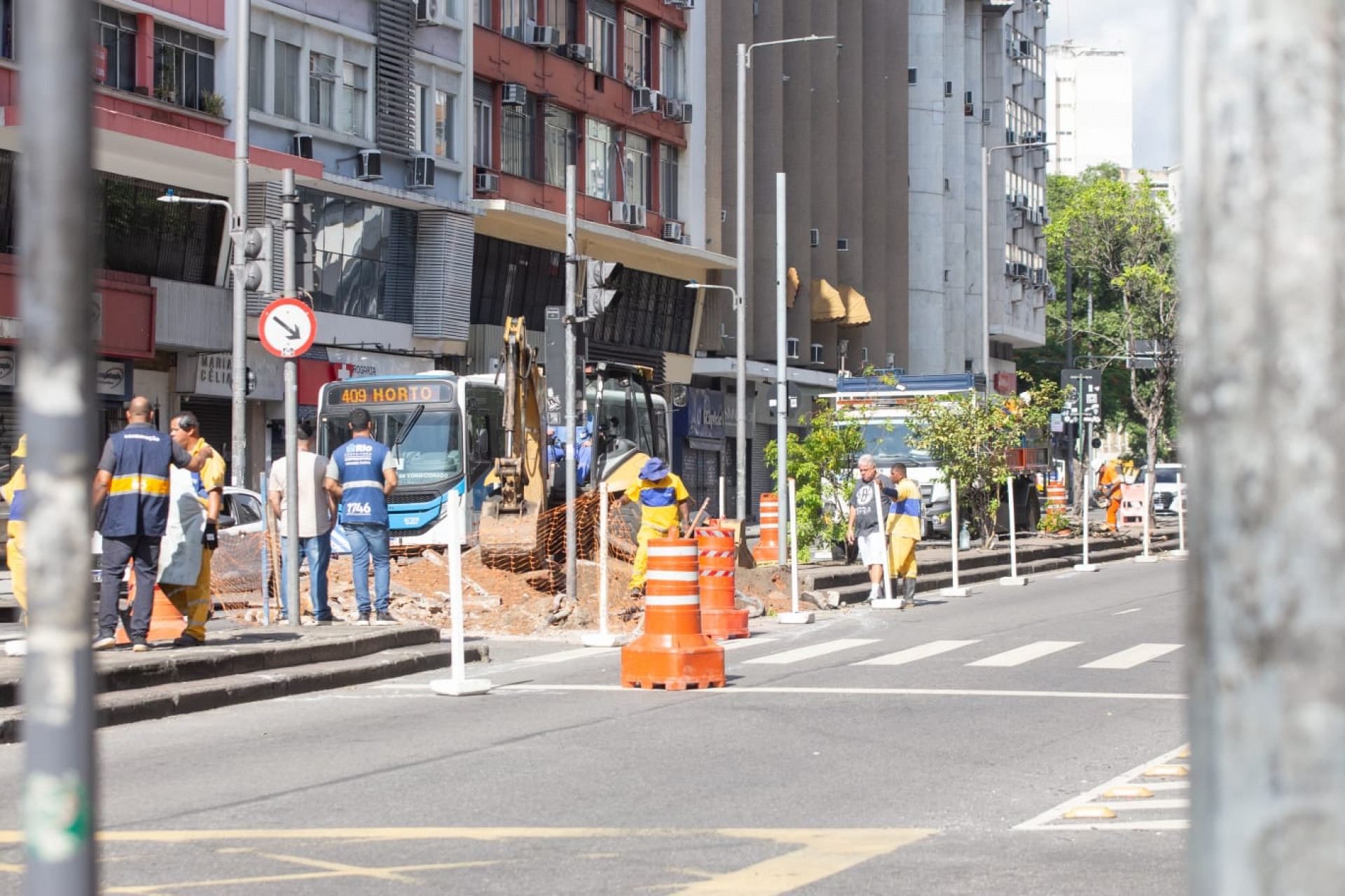 Intervenções para nova ciclovia da Rua Conde de Bonfim começaram neste domingo (12) - Érica Martin / Agência O Dia