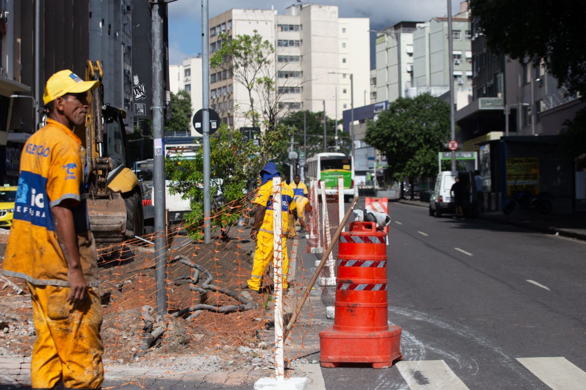 Intervenções para nova ciclovia da Rua Conde de Bonfim começaram neste domingo (12) - Érica Martin / Agência O Dia