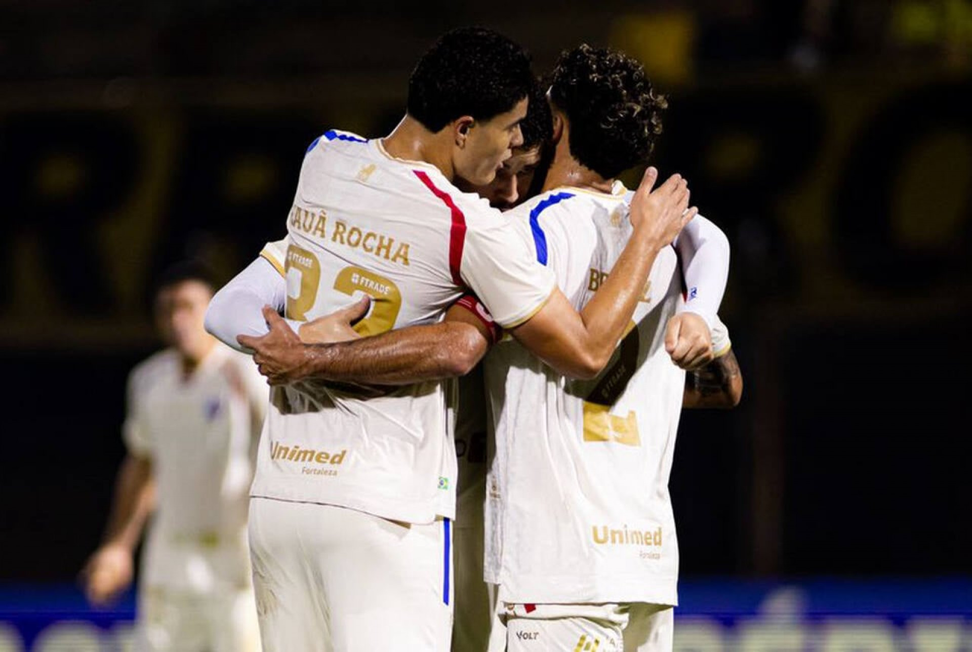 Fortaleza supera S&atilde;o Bernardo com gol no fim e cola no G6 da S&eacute;rie B