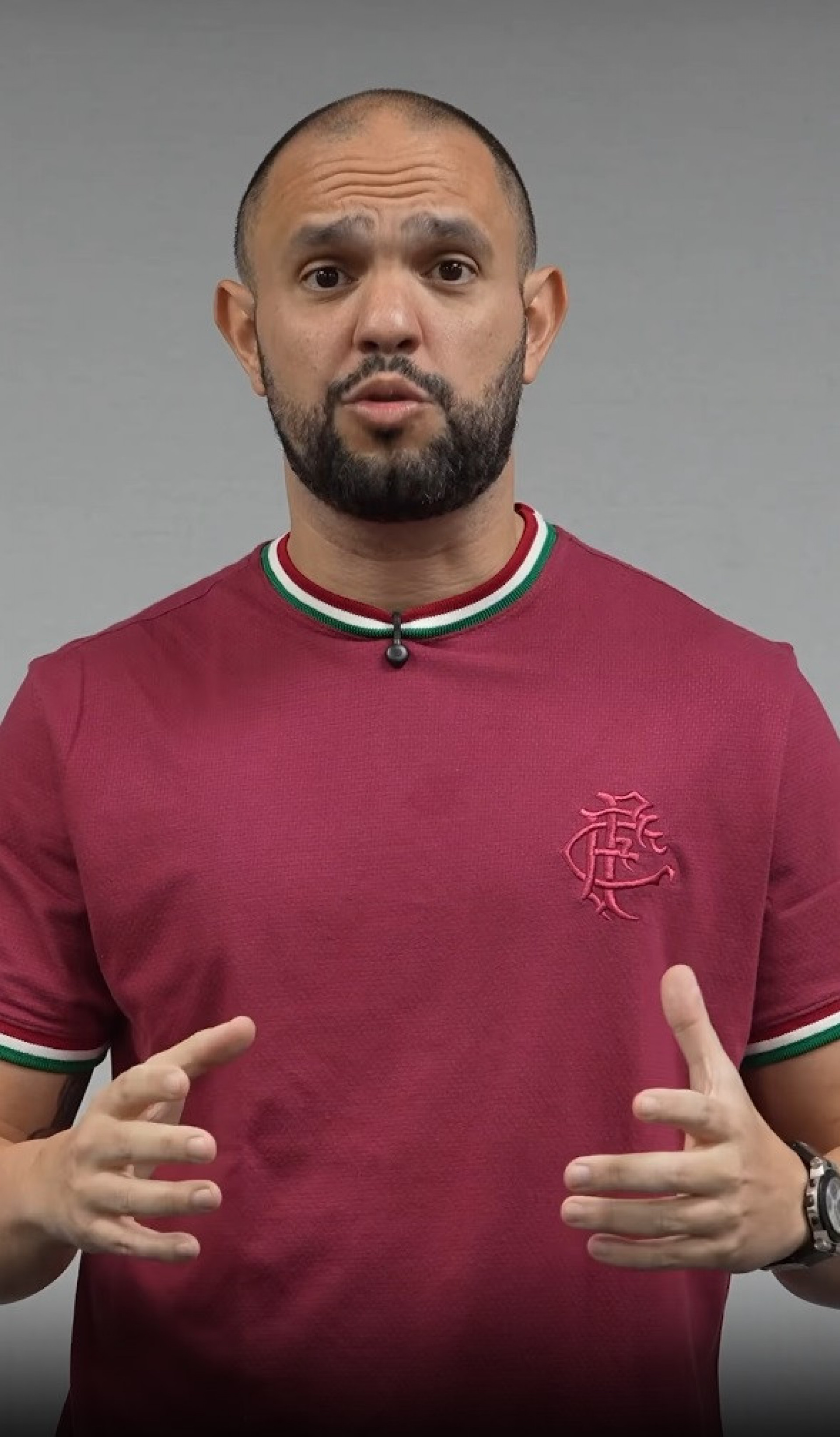 Presidente do Fluminense se junta à torcida do PSG em final da Liga dos Campeões
