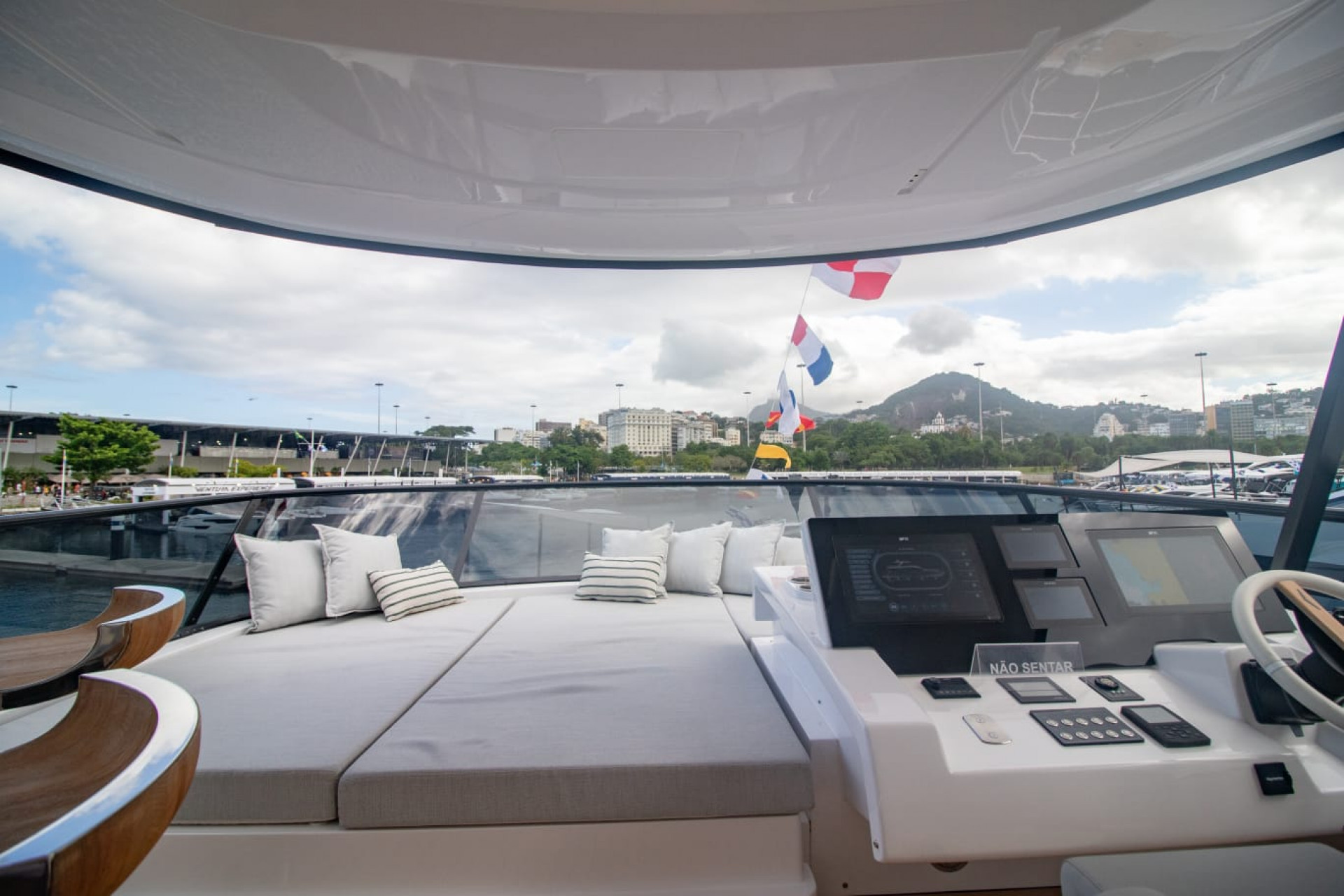 Rio Boat Show começou neste sábado (11) com centenas de barcos expostos - Érica Martin / Agência O Dia