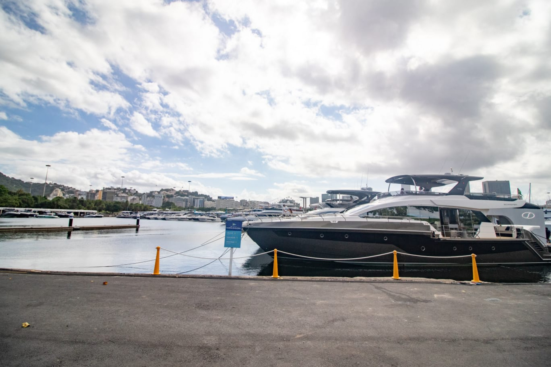 Rio Boat Show começou neste sábado (11) com centenas de barcos expostos - Érica Martin / Agência O Dia
