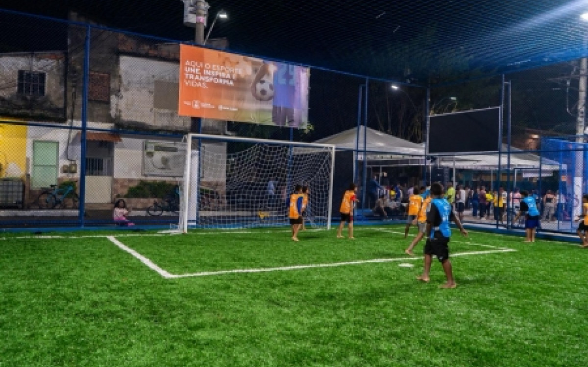 Praça é inaugurada em Duque de Caxias