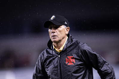 Renato Gaúcho completa um mês no Vasco e sofre primeiro jejum de vitórias