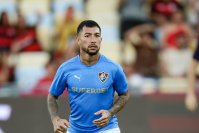 Acosta vira dúvida depois de lesão; Savarino e Ganso podem disputar vaga