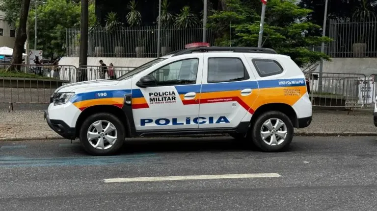 Adolescente é apreendida por tráfico de drogas com bebê no colo em MG