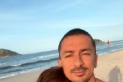 Hariany abre álbum com namorado, irmão de Anitta, e se declara nas redes