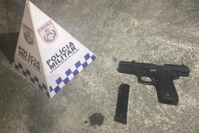 Arma ilegal é apreendida e homem acaba preso em ação no Parque Aeroporto