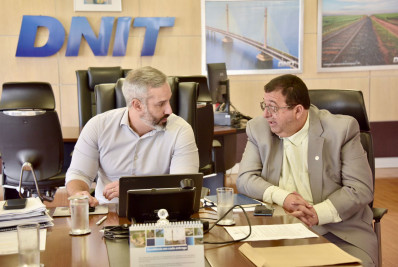 Munir se reúne em Brasília com diretor-geral do Dnit para cobrar providências sobre a BR-393