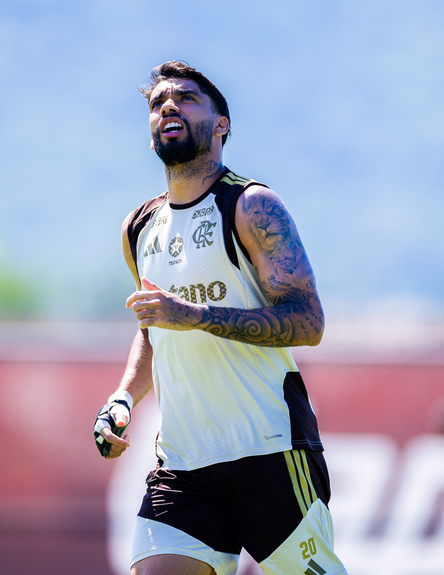 Paquetá em treino do Ninho