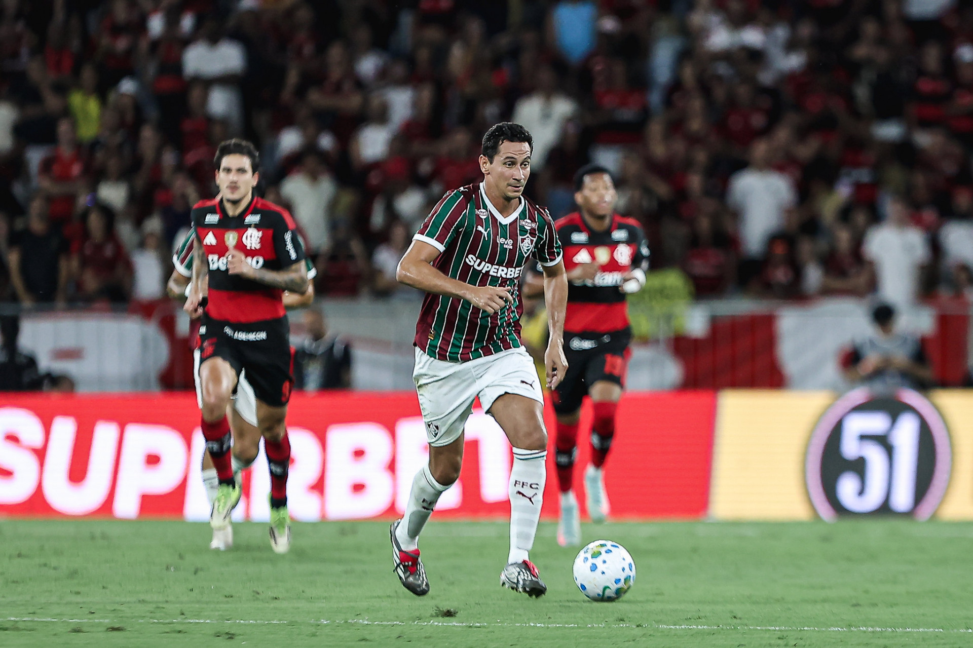 Ganso substituiu Acosta no início do primeiro tempo - Lucas Merçon / Fluminense