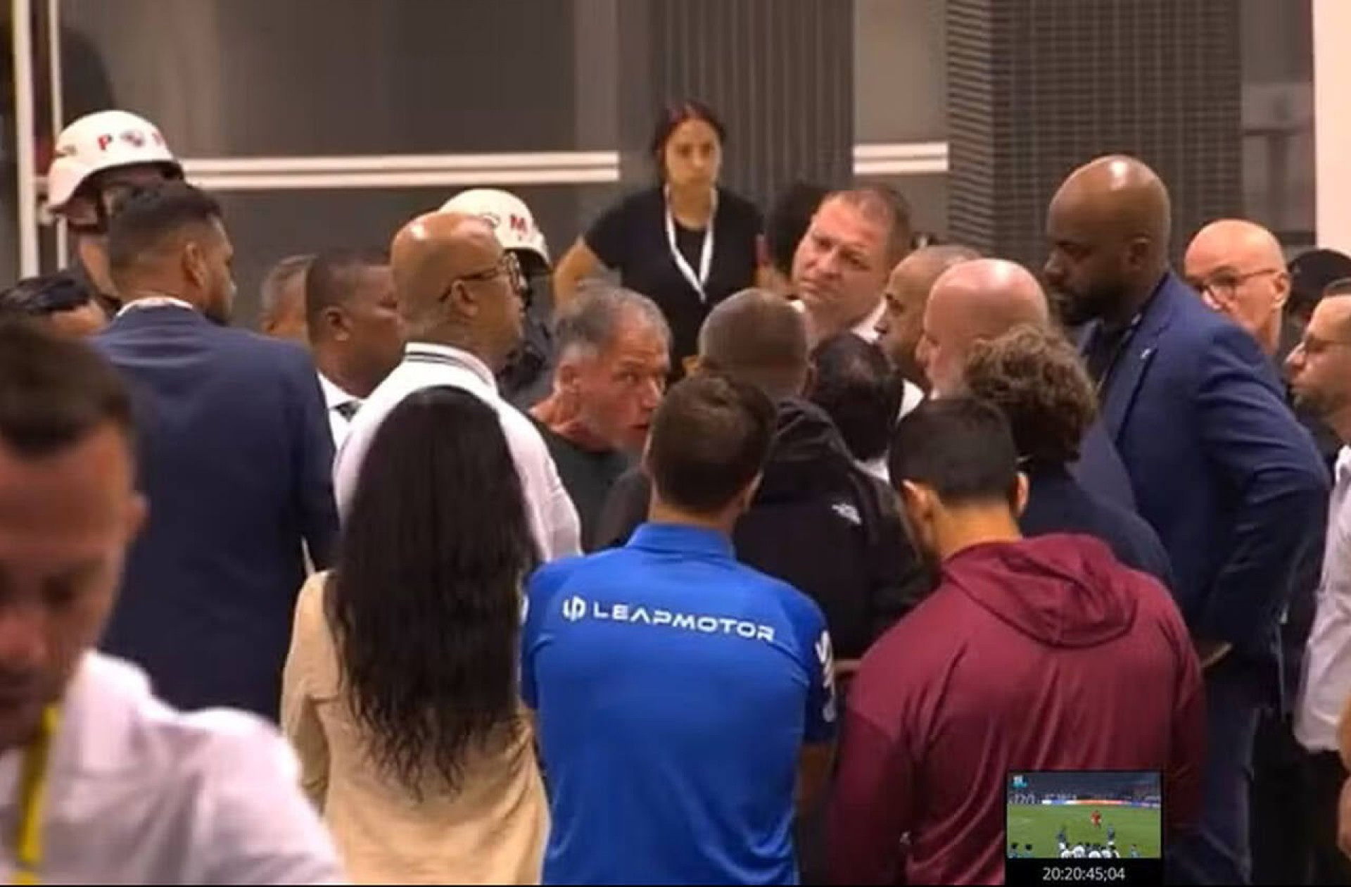 Luighi registra BO por agress&atilde;o e peita acordo com Corinthians ap&oacute;s D&eacute;rbi