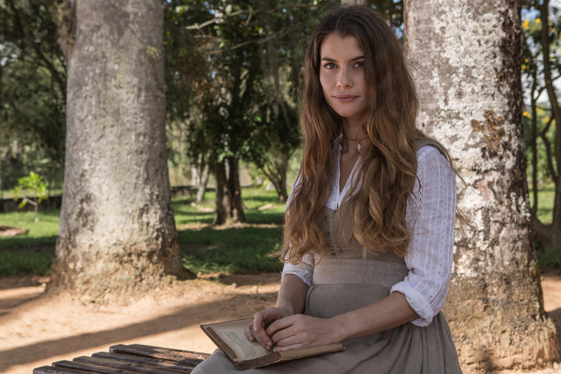 Alinne Moraes interprea Lívia em 'Além do Tempo' - Divulgação / TV Globo