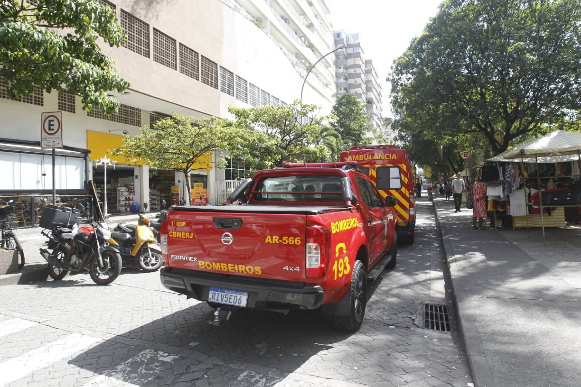 Fogo atingiu o Braseiro Colarinho, na Rua Nelson Mandela, em Botafogo - Reginaldo Pimenta / Agência O Dia