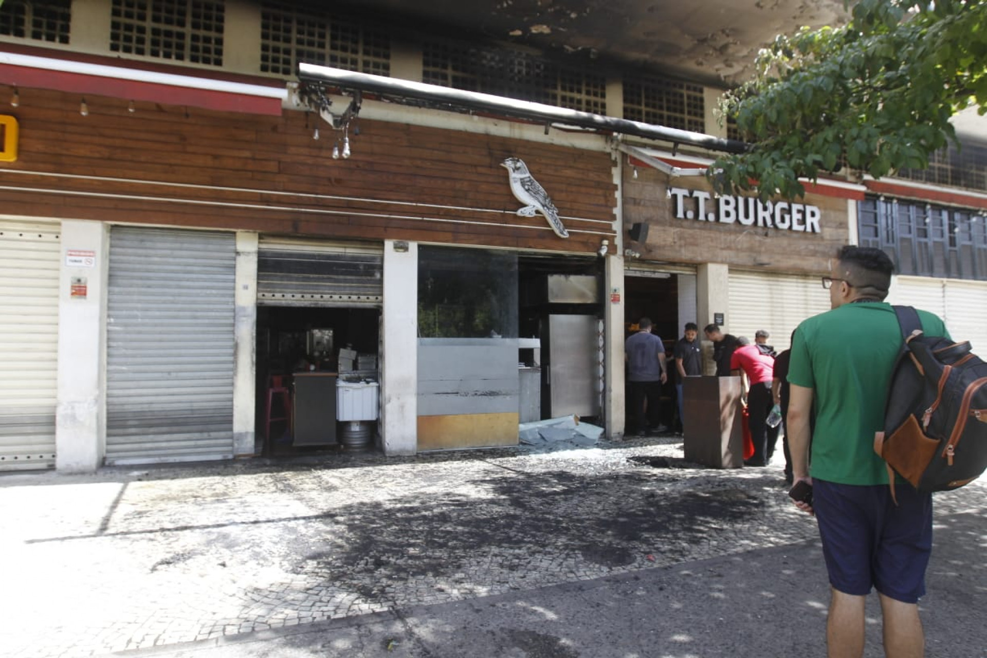 Fogo atingiu o Braseiro Colarinho, na Rua Nelson Mandela, em Botafogo - Reginaldo Pimenta / Agência O Dia
