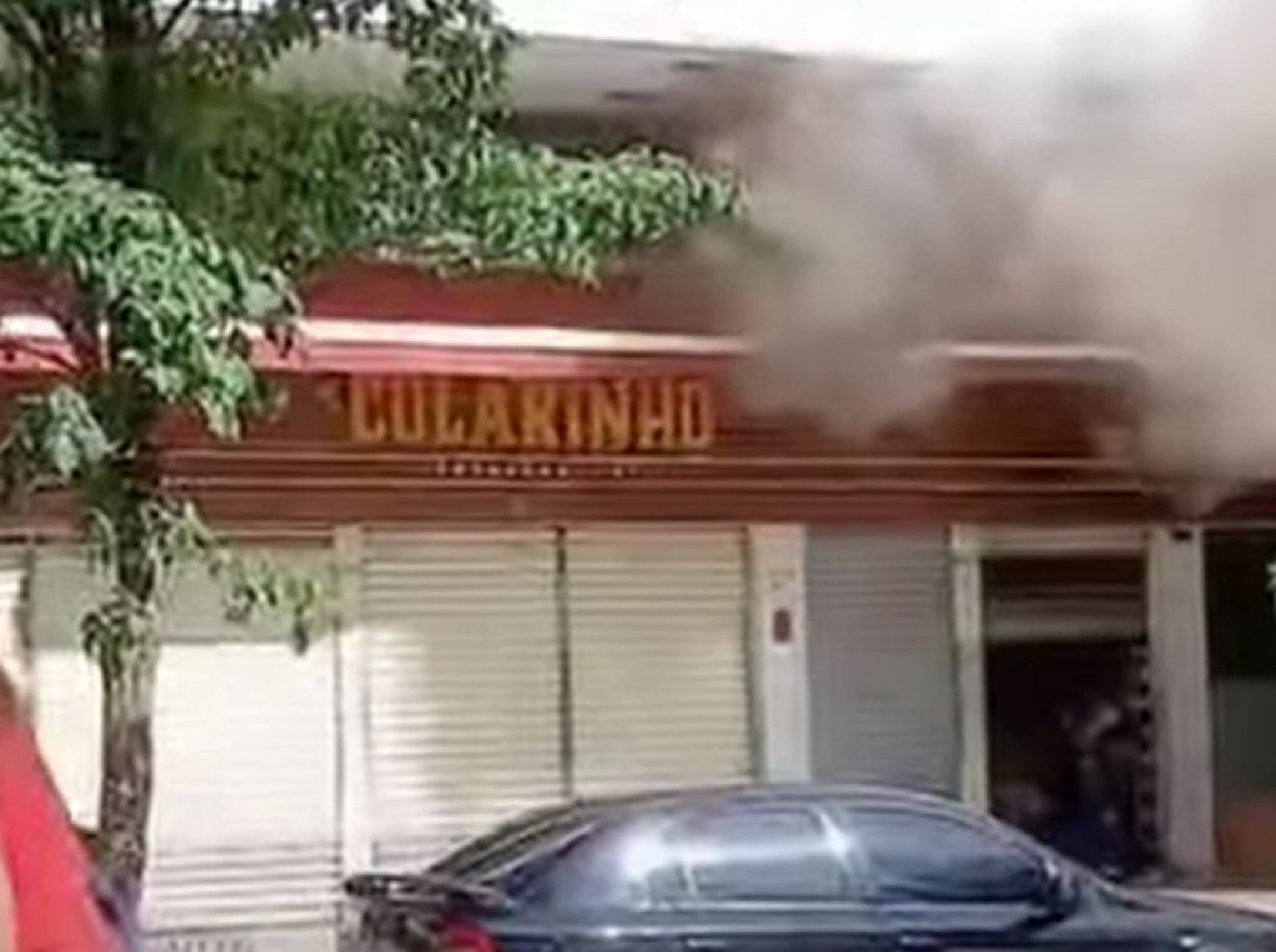 Fuma&ccedil;a saiu do Braseiro Colarinho, em Botafogo, na Zona Sul - Reprodu&ccedil;&atilde;o / Redes Sociais