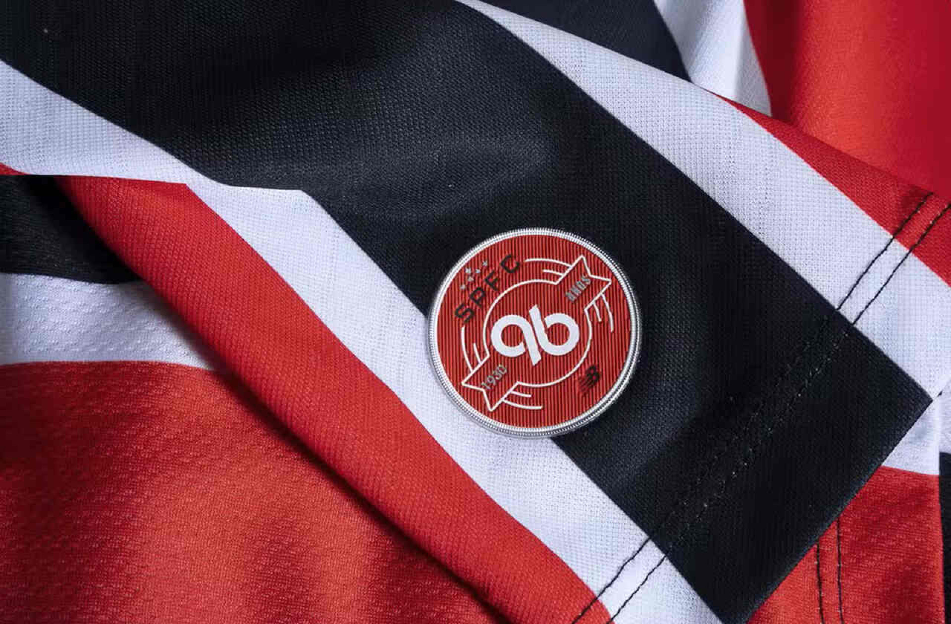 S&atilde;o Paulo lan&ccedil;a camisa 2 para temporada 2026 com inspira&ccedil;&atilde;o cl&aacute;ssica