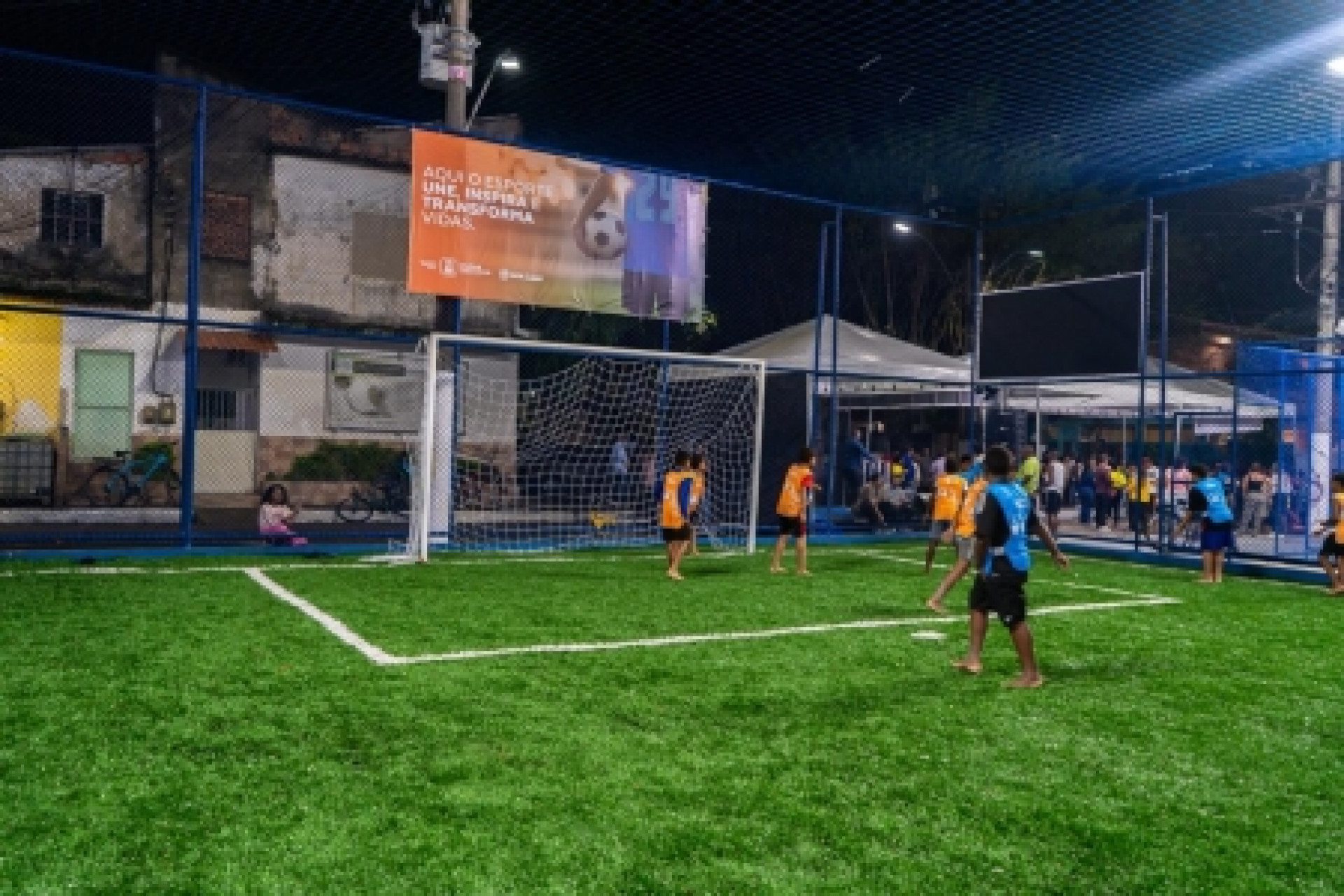 Praça é inaugurada em Duque de Caxias