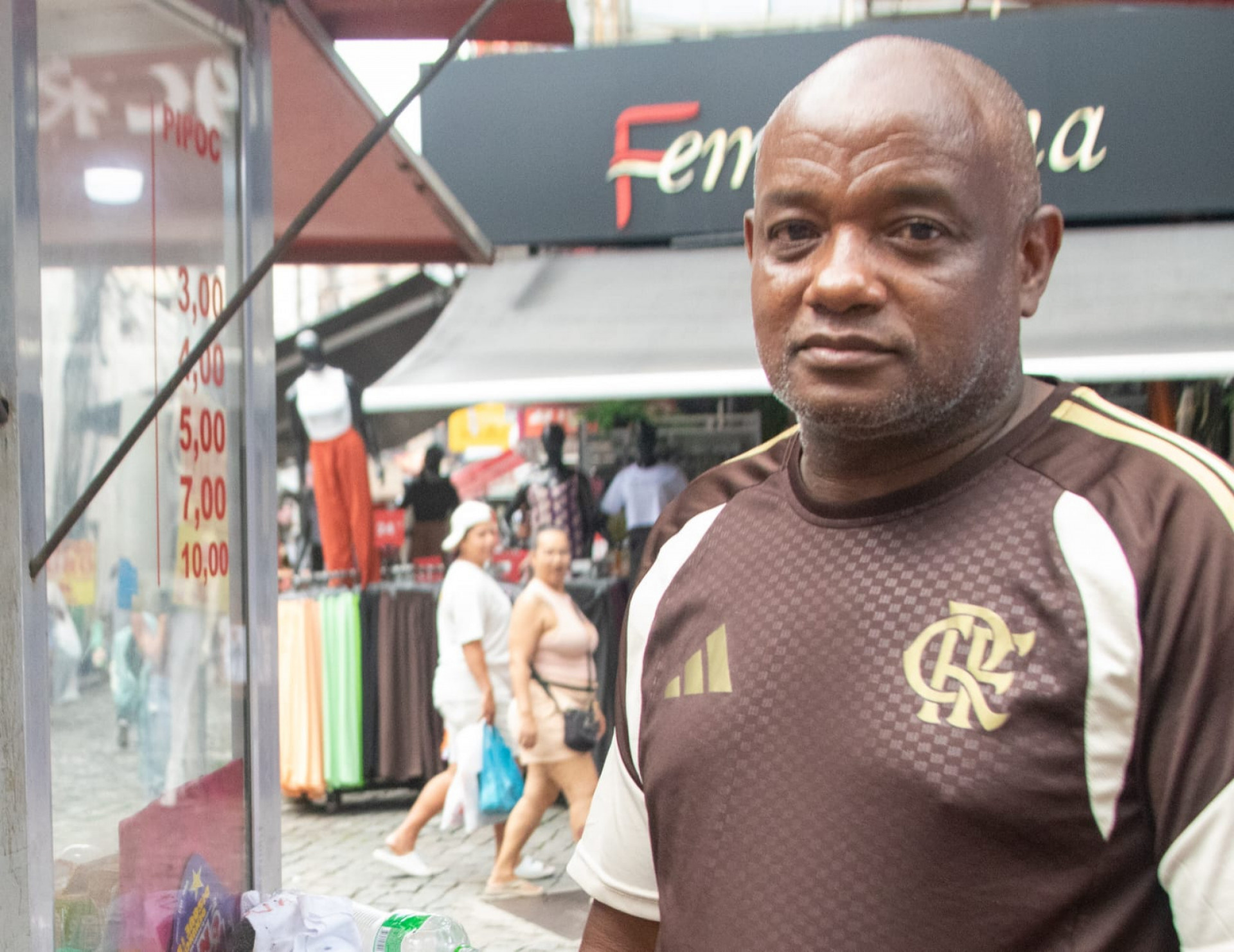 Washington Ferreira elogiou efetivo da Força Municipal no bairro - Érica Martin / Agência O Dia