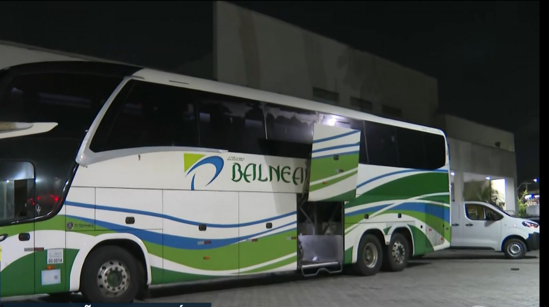 Ônibus foi interceptado em Xerém - Reproduçãi/BDRJ