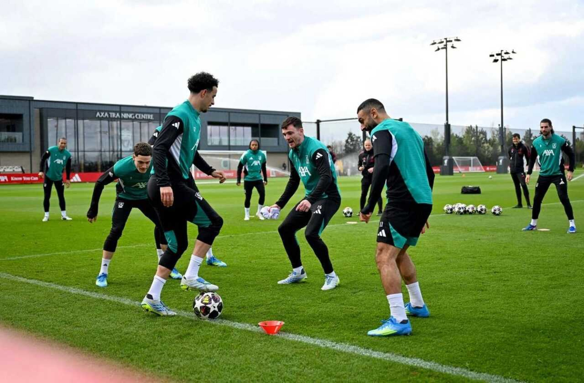 Liverpool x PSG: onde assistir, escala&ccedil;&otilde;es e arbitragem