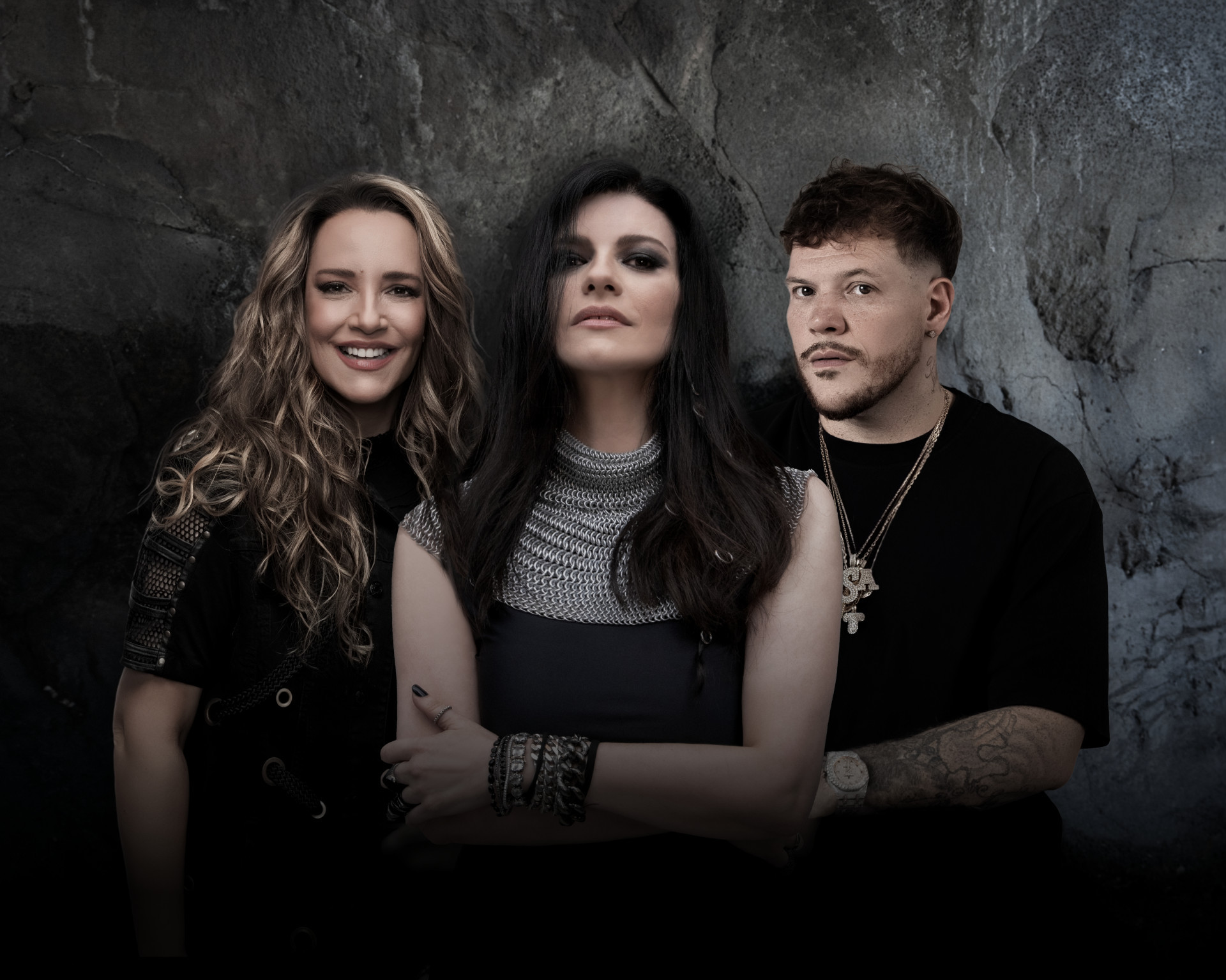 Laura Pausini lança clipe de 'Quem de Nós Dois' com Ana Carolina e Ferrugem: 'Quis prestar essa homenagem'