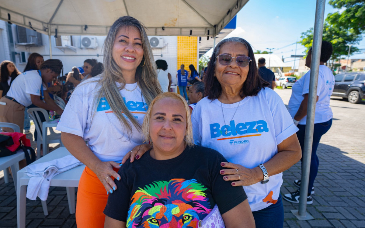 Programa 'Abra&ccedil;o Mulher' celebra um ano de a&ccedil;&atilde;o em Duque de Caxias - Divulga&ccedil;&atilde;o