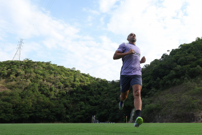 Botafogo tem dúvidas na lateral esquerda antes de jogo decisivo contra Racing