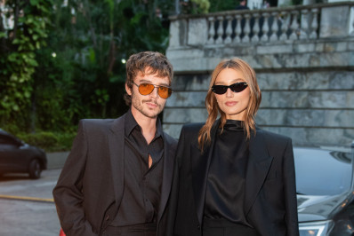 Famosos marcam presença no Rio Fashion Week; veja fotos