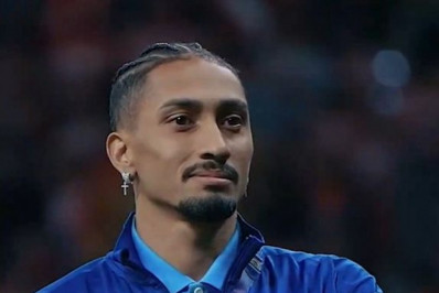 Raphinha pode ser punido após críticas à arbitragem na Liga dos Campeões