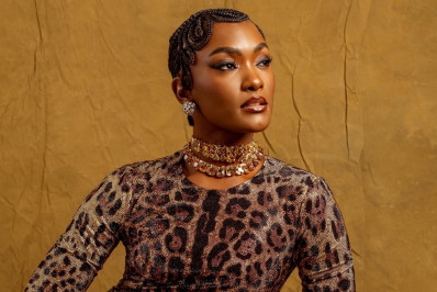 Erika Januza é internada após infecção renal 