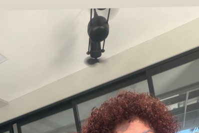 Ludmilla publica clique raro com avó em visita surpresa