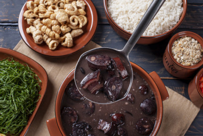 Dia de São Jorge: saiba como preparar uma feijoada completa para celebrar a data