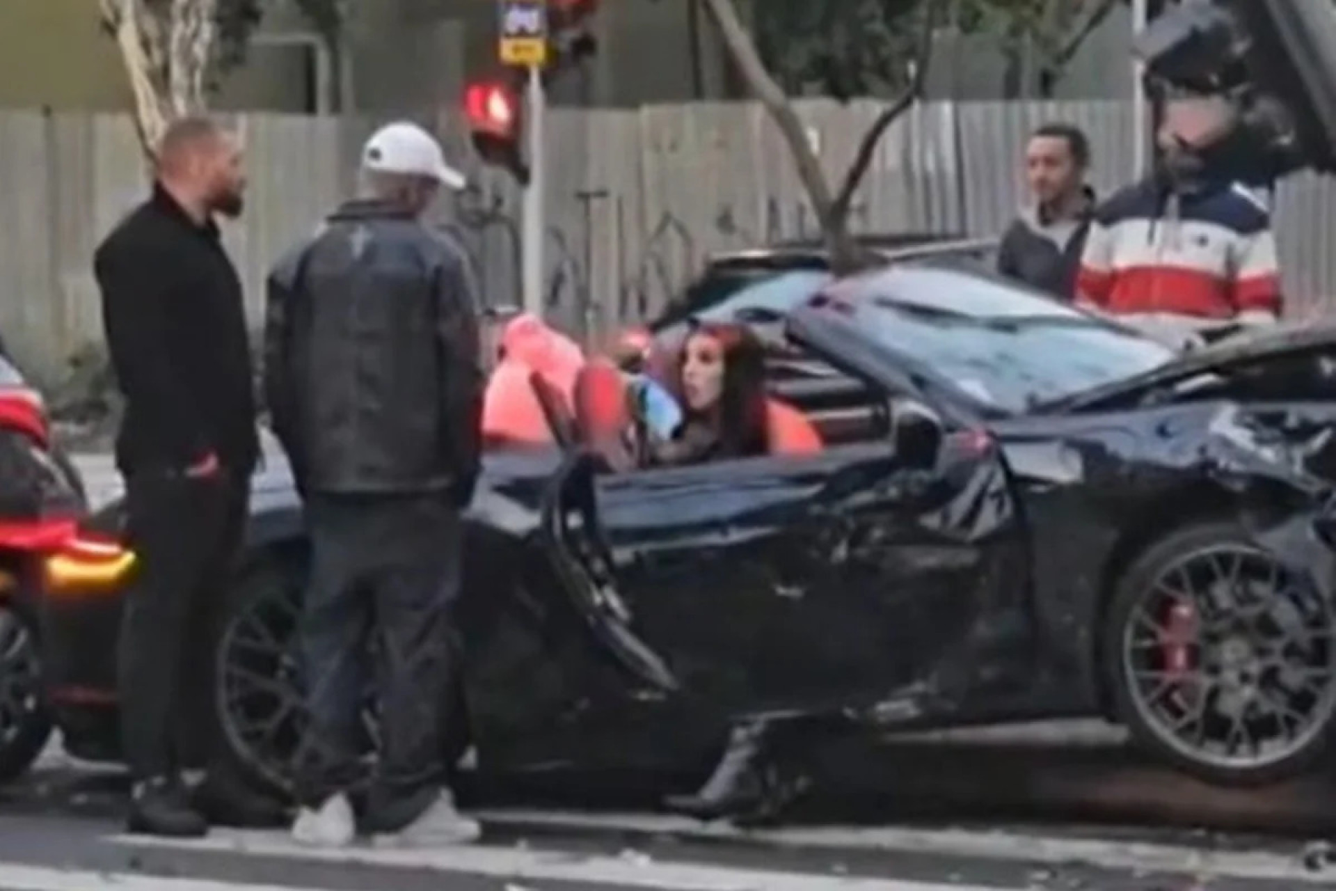 MP denuncia influenciador Gato Preto por tentativa de homicídio em acidente com Porsche