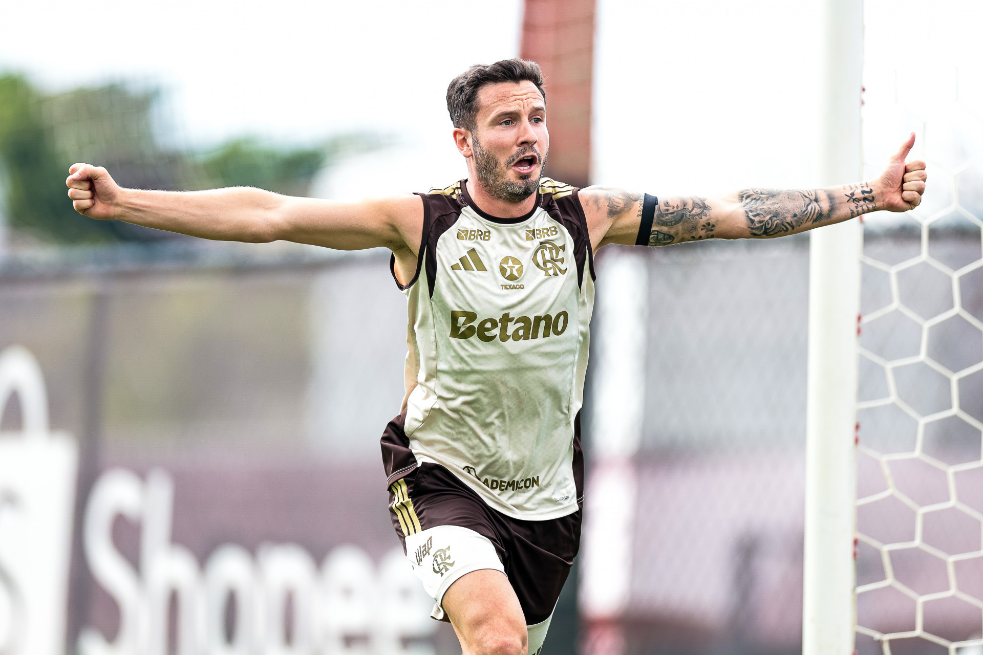 Após vitória do Flamengo, Saúl informa que filho deixou UTI e está em casa