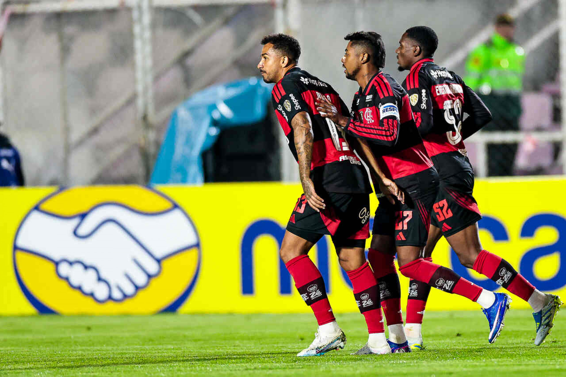 Brasileiros come&ccedil;am fase de grupos da Libertadores invictos
