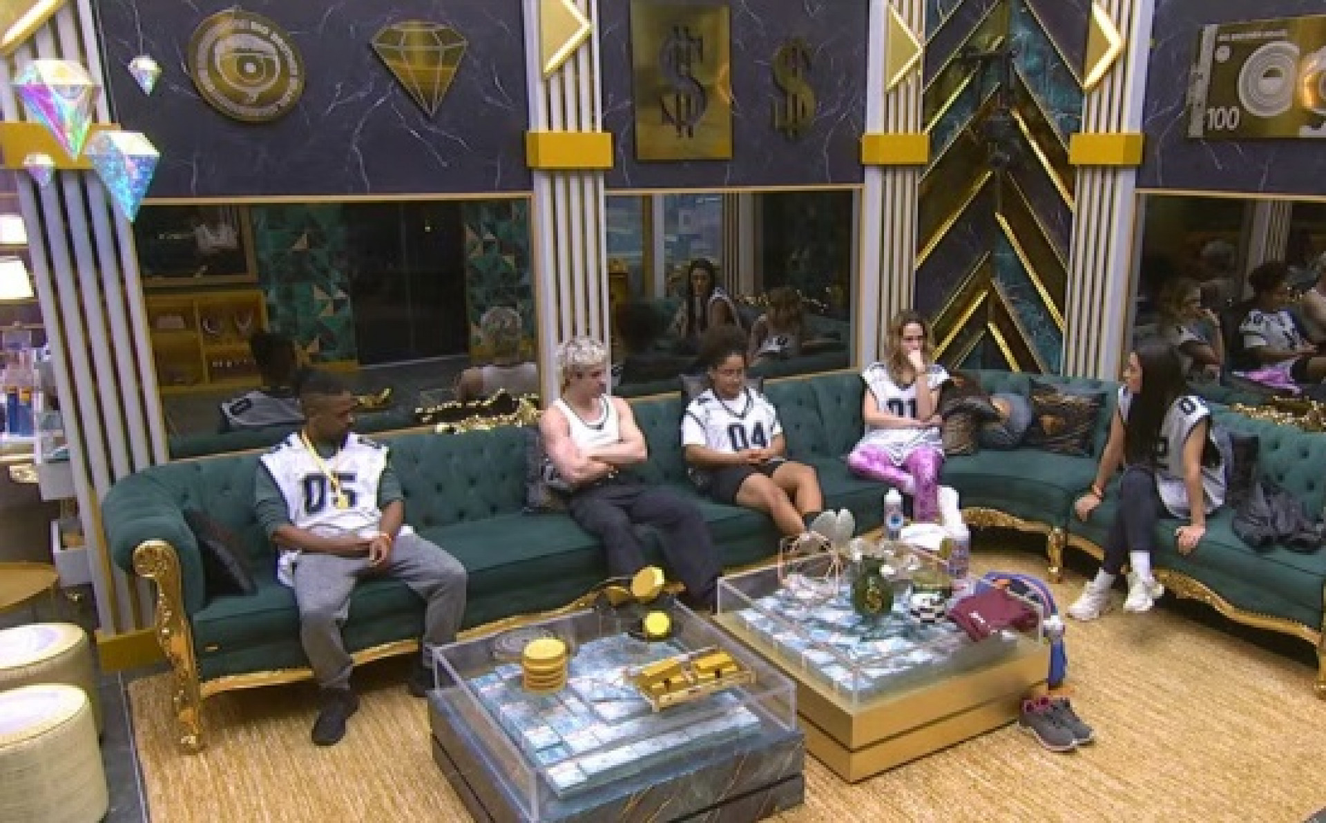 Boneco vence última Prova do Líder e paredão é formado por Ana Paula, Jordana e Juliano Floss