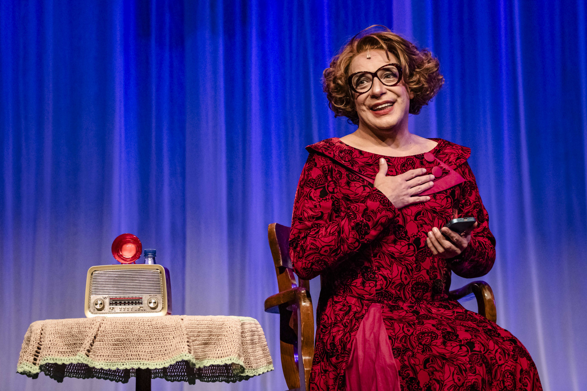 Marcelo Médici como Dona Lola no teatro 
 - Caio Gallucci / Divulgação