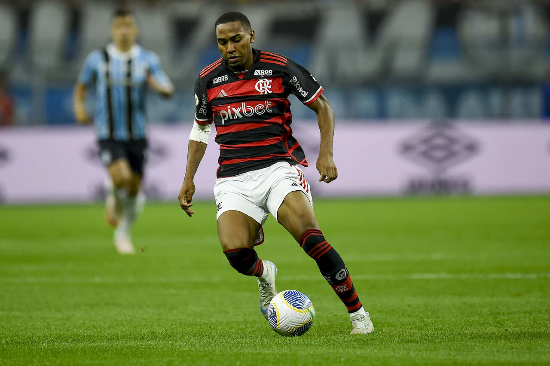 Lorran fica longe de metas na It&aacute;lia e deve voltar ao Flamengo