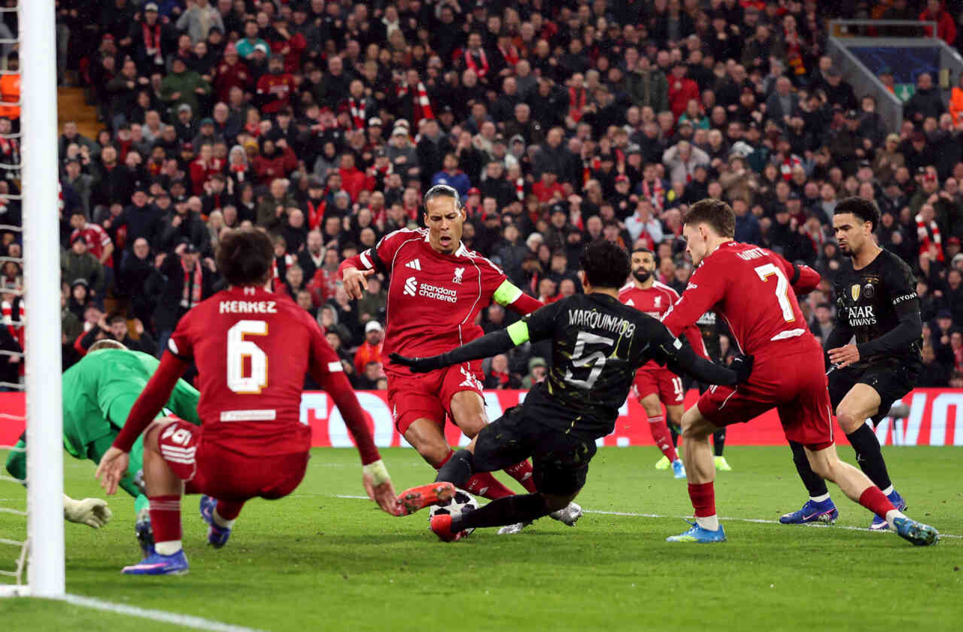 PSG vence o Liverpool em Anfield e avan&ccedil;a &agrave; semifinal da Champions