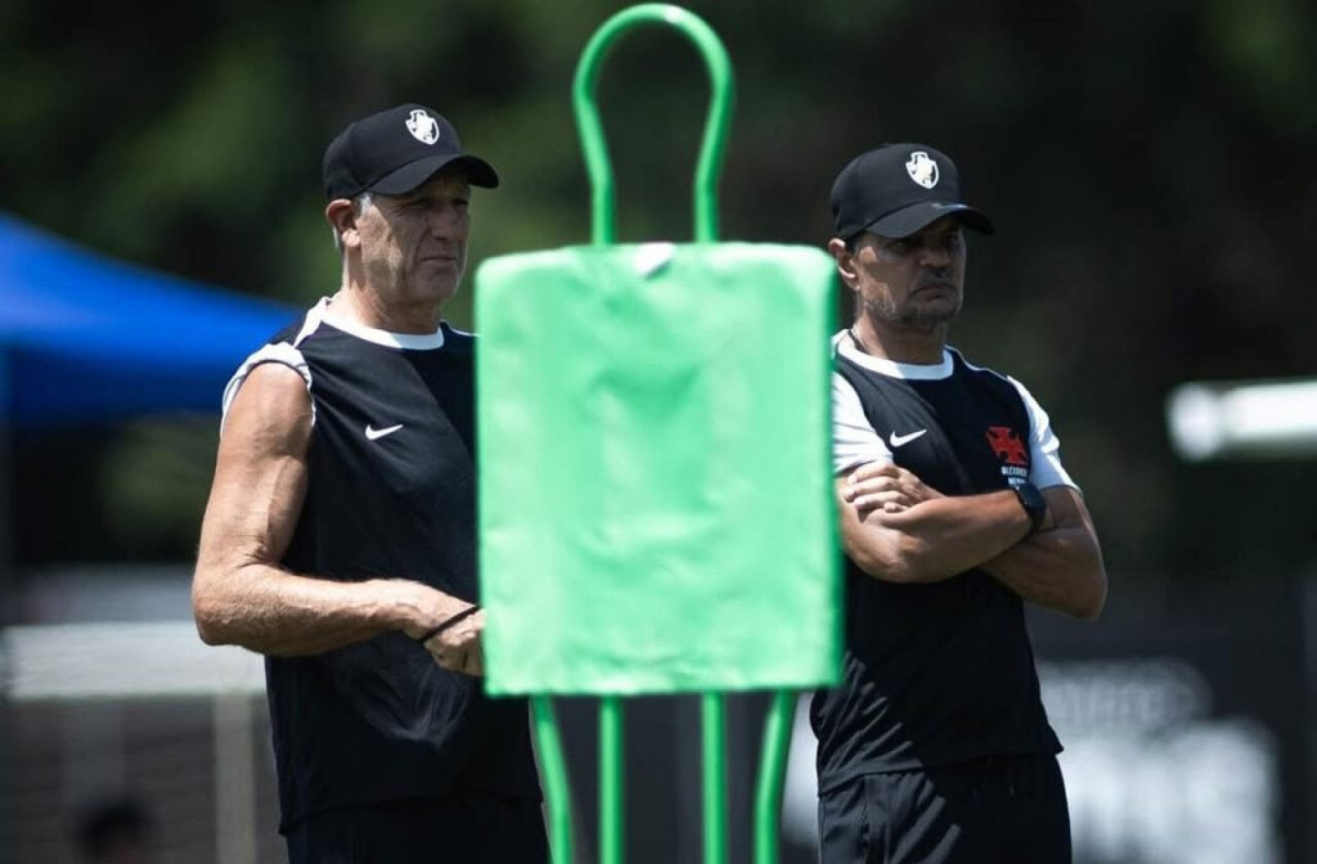 Vasco sofre com gols no fim e tenta corrigir falhas defensivas