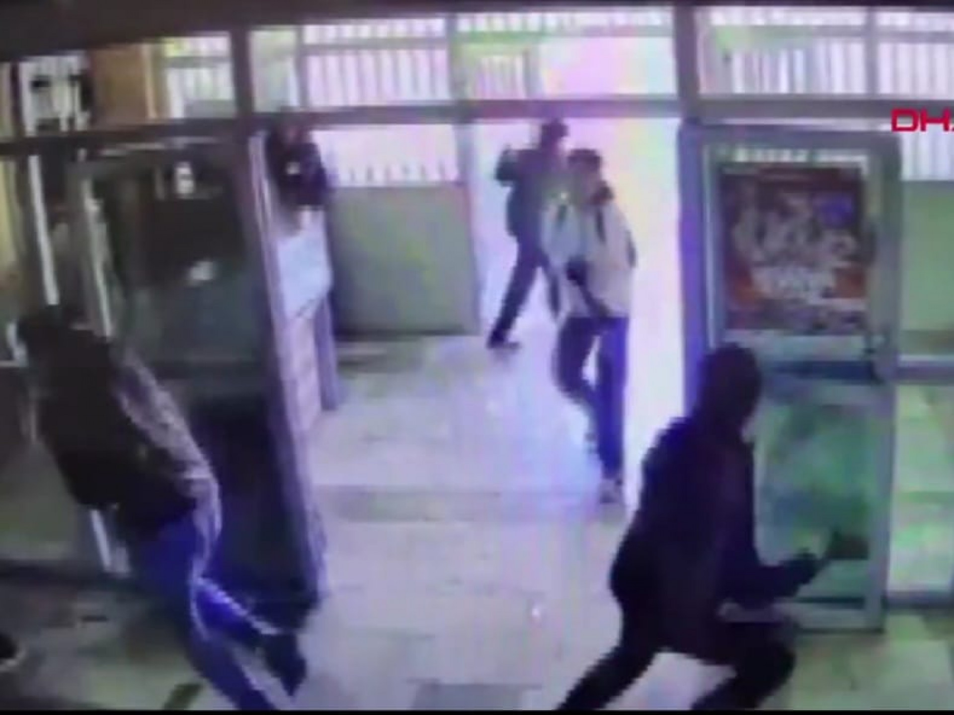 Ataque deixa 16 feridos em escola na Turquia