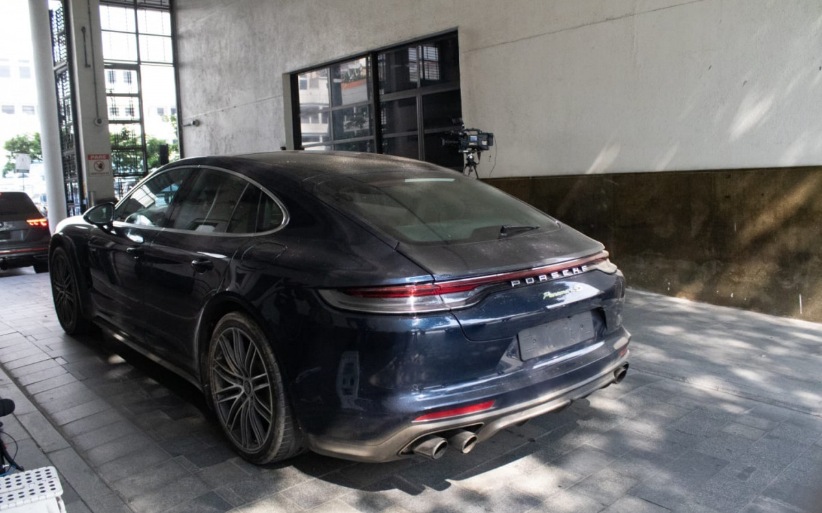 Carro apreendido pela Polícia Federal durante a Operação Narco Fluxo