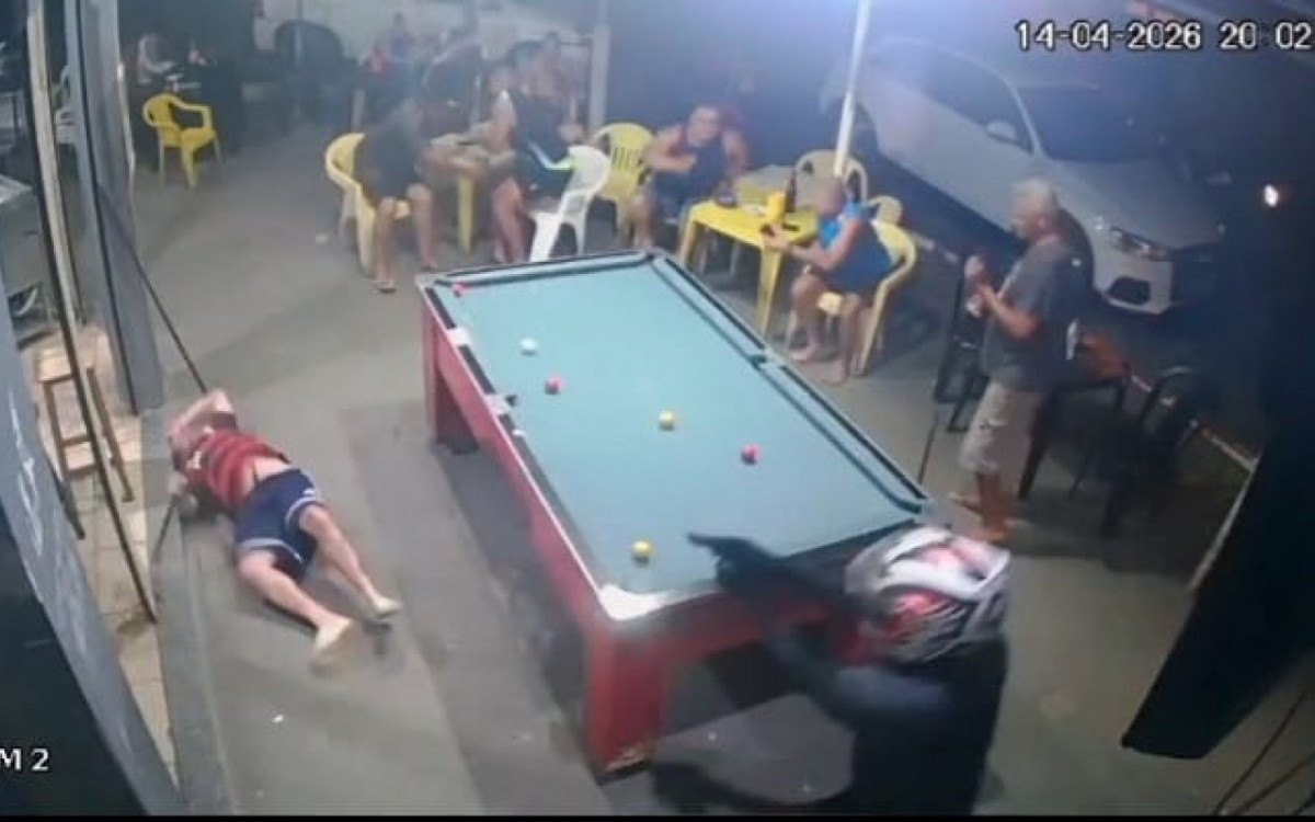 Momento dos disparos flagrado por uma câmera