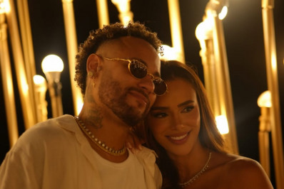 Neymar se declara para Bruna Biancardi no aniversário e exalta: 'Super, hiper mamãe'